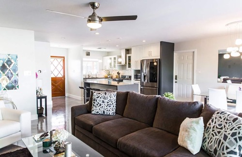 Encanto House | Gorgeous Fully Furnished 3 Bd 2 Bath Vacation Home!