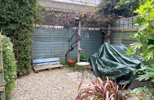 Hackney Wick Apartment | Gorgeous Garden 2 BDR Victoria Park