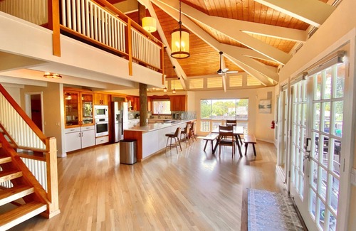 Halama Street House | Gorgeous Home Across from Beach - 5 BR + Opt. Cottage/4 Bath/AC