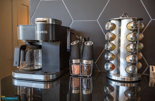 Lakeview House | Gorgeous Home + Hot Tub + Three Game Rooms + Views