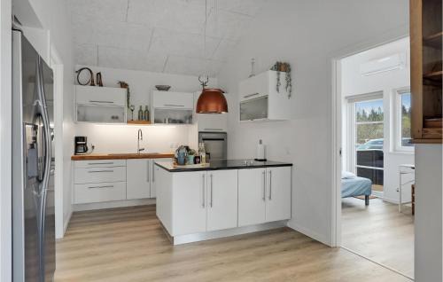 Brovst House | Gorgeous Home In Brovst With Kitchen