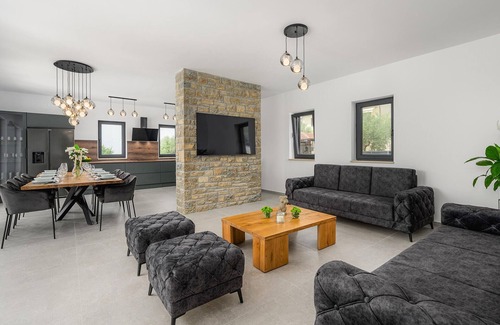 Buje House | Gorgeous home in Buje with WiFi