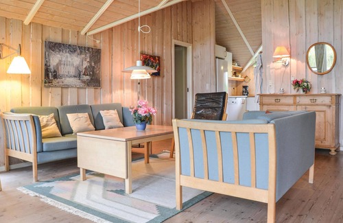 Dronningmolle House | Gorgeous home in Dronningmølle