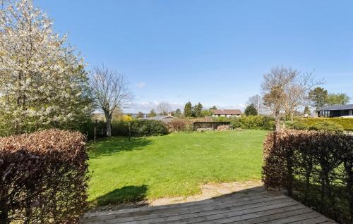 Hvalpsund House | Gorgeous Home In Farsø With Kitchen