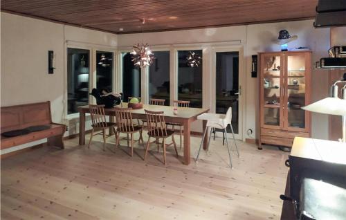 Sissehall House | Gorgeous Home In Hasslö With Kitchen