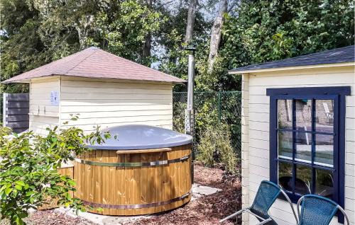 Heinkenszand House | Gorgeous Home In Heinkenszand With Wifi