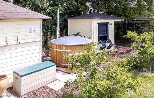 Heinkenszand House | Gorgeous Home In Heinkenszand With Wifi