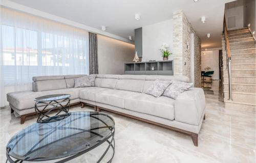 Veliko Brdo House | Gorgeous Home In Makarska