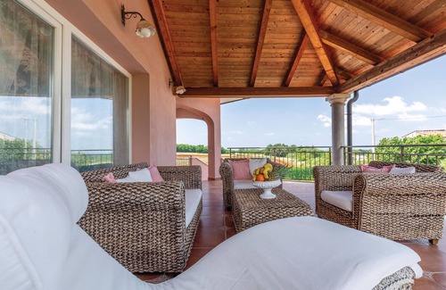 Rosini House | Gorgeous home in Nova Vas