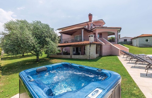Rosini House | Gorgeous home in Nova Vas