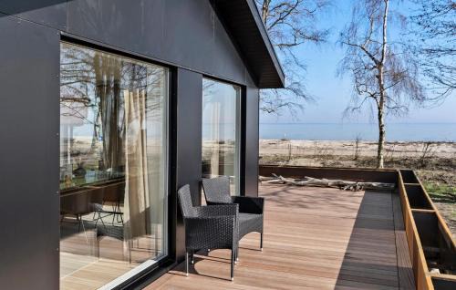Grønninghoved Strand House | Gorgeous Home In Sjølund With Kitchen