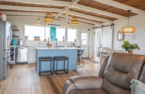 Cedar Lane House | Gorgeous Home on Sargent Beach & ICW! w/Screen Porch & Hot Tub