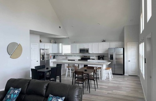 Crystal Beach House | Gorgeous house. Sleeps 24.
