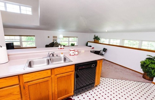 Home Apartment | Gorgeous location and getaway spot this winter!