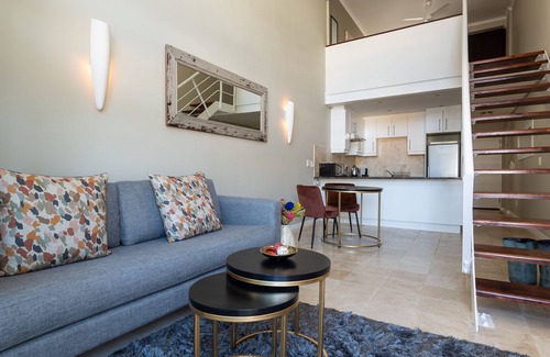 Cape Town City Centre Apartment | Gorgeous loft in trendy De Waterkant, Table Mountain views, no load shedding!
