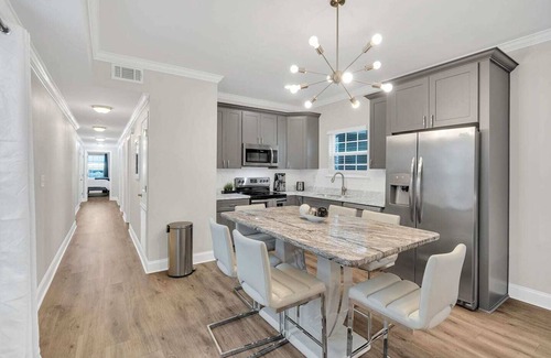 Tulane - Gravier Apartment | "Gorgeous Mid-City Home: 3BR, 2BA, Pet-Friendly, Near Parades and Canal Streetcar Line