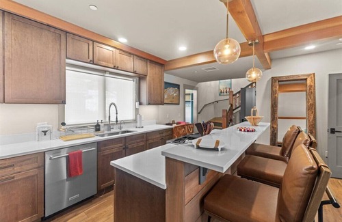 Moscow Condo | Gorgeous NEW Trapp Villa: Mountain View, Pool&More