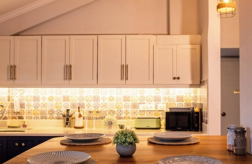 Benaulim House | Gorgeous ocean view Boho-colonial condo with large balconies