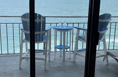 Garden City Condo | Gorgeous Oceanfront Condo