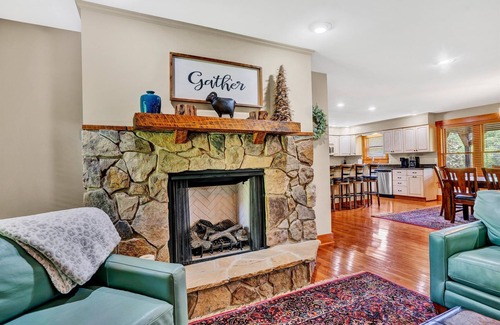 Covington House | Gorgeous Private Retreat on the Jackson River