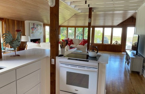 Slaughter Beach Cottage | GORGEOUS, RECENTLY RENOVATED, WATERFRONT COTTAGE