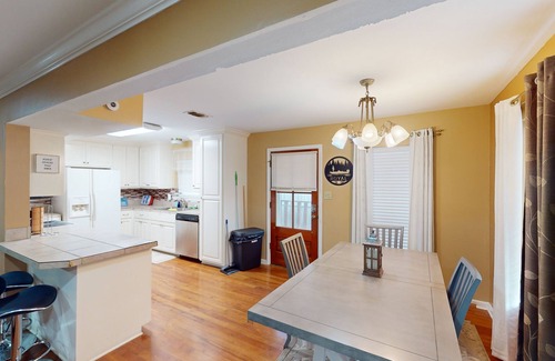 New Roads House | Gorgeous riverfront townhouse with balcony, boat dock & private W/D