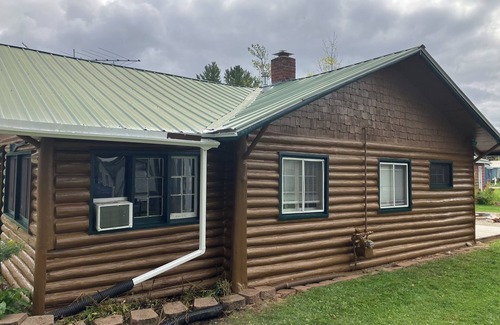 Houghton Lake House | Gorgeous Rustic Cabin by the Lake