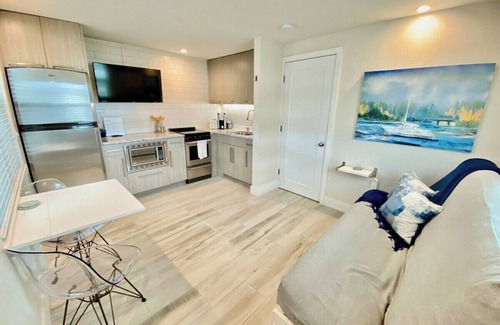 Winslow Reserve Apartment | Gorgeous Sparkling 1BR with Amazing Beach Access! Unit 314