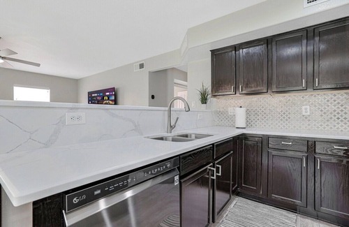 Mountain Vista Ranch House | Gorgeous SURPRISE GEM 2 Miles to Baseball Stadium