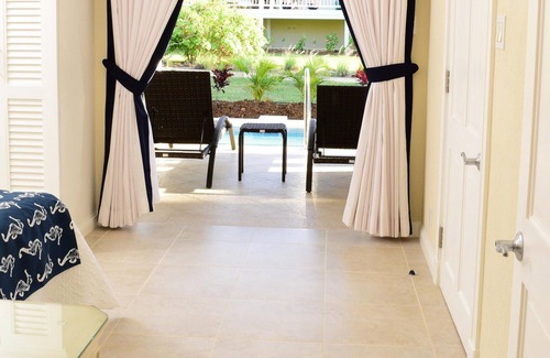 Vuemont Villa | Gorgeous Three Bedroom in Secluded Area