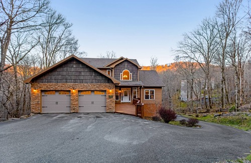 Sugar Mountain House | Gorgeous Three-Level Home w/Free WiFi, Washer/Dryer, Game Room, Firepit