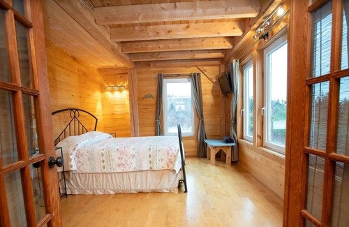 Livingstone Cove House | Gorgeous Timberframe, minutes to the Northumberland Strait