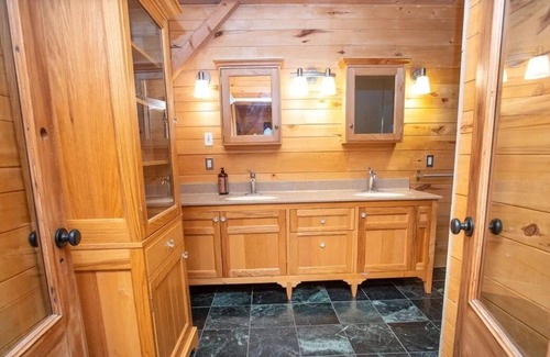 Livingstone Cove House | Gorgeous Timberframe, minutes to the Northumberland Strait