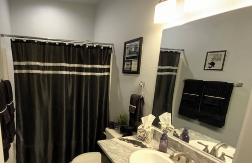 Kingman House | Gorgeous Townhome Near KRMC Hospital in the Heart of Kingman