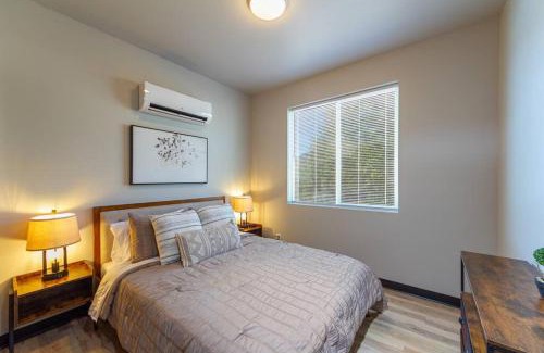 Valley House | Gorgeous Triplex Unit With Spectacular Lake Views!