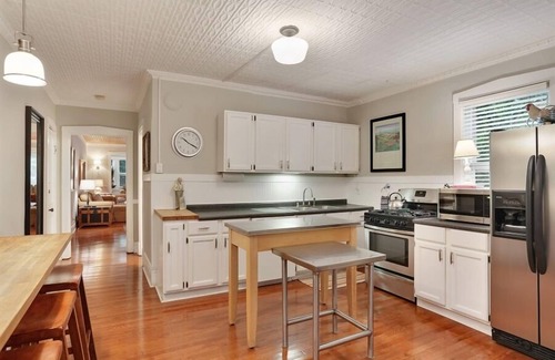 Union Pier House | Gorgeous Union Pier Home Close To Beach and Downtown!