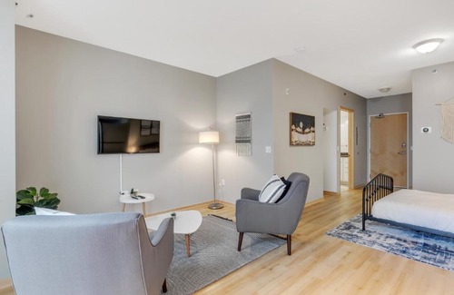 Prospect Park House | Gorgeous University Retreat
