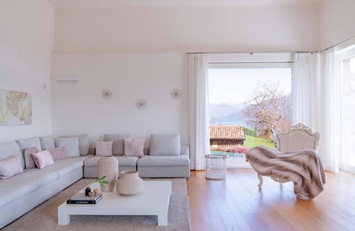 Tremezzo Villa | Gorgeous villa with breathtaking views of Lake Como