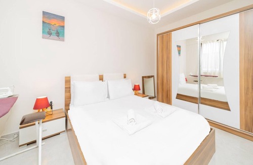 Lara Apartment | Gorgeus Flat with View in Antalya