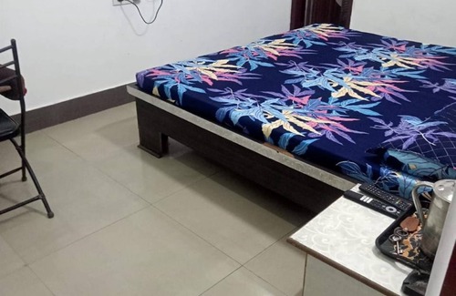 Pathankot Hotel | Goroomgo Sai Guest House Pathankot