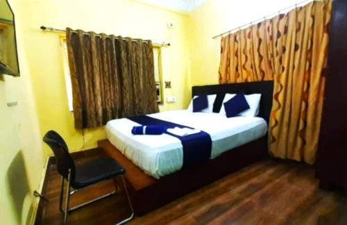 Sector II Hotel | Goroomgo Salt Lake Palace Kolkata - Fully Air Conditioned & Parking Facilities
