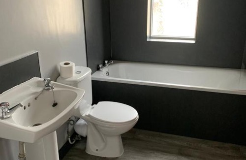 Gosforth House | Gosforth town centre spacious 7 bedroom house share