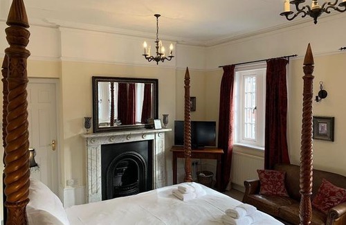 East Grinstead Bed & Breakfast | Gothic House