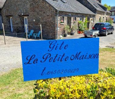 Gouarec Apartment | Gouarec La Petite Maison