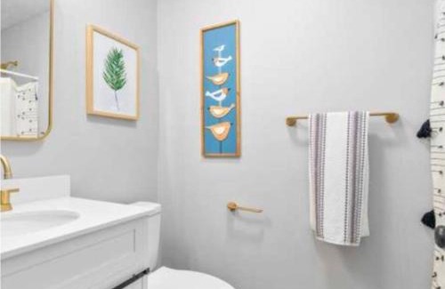 Clarksville House | Governors' Cozy Downtown Cottage