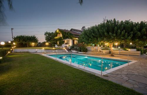 Larissa Villa | Olympus Breeze pool villa Divine Luxury in Larisa