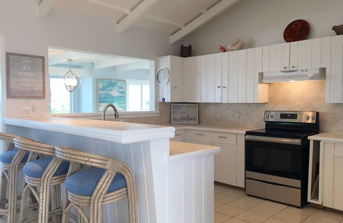 The Bight Villa | GRACE BAY BEACH! OCEANFRONT VILLA ! AMAZING VIEWS! POOL! 4bd/4bt SNORKELING!