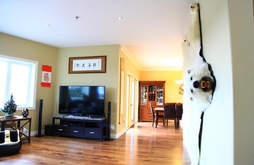 Yellowknife House | Grace Lake Villa 湖边别墅