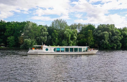 Rummelsburg Boat Rental | GRACE Suite mit zwei Schlafzimmern