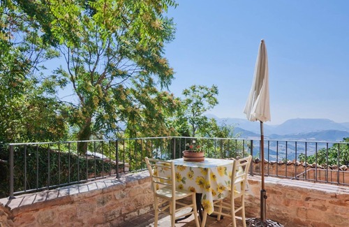 Furlo House | Graceful Holiday Home in Acqualagna with Swimming Pool